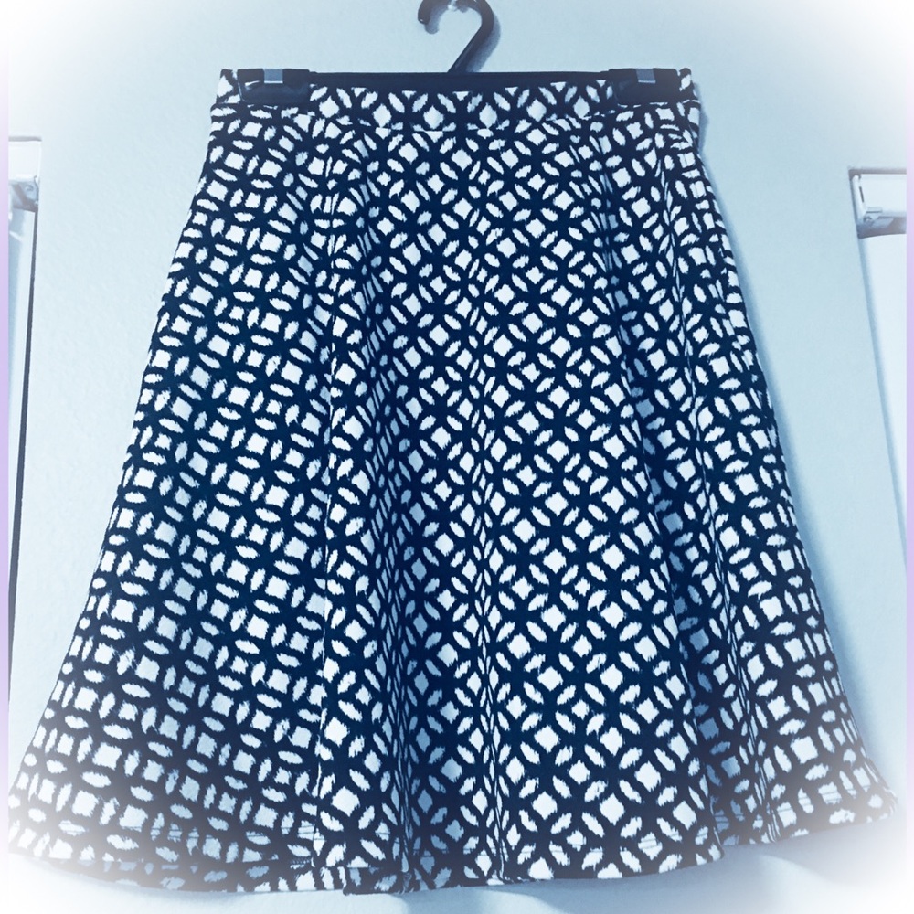 Bobeau Black and White Swing Skirt 🖤